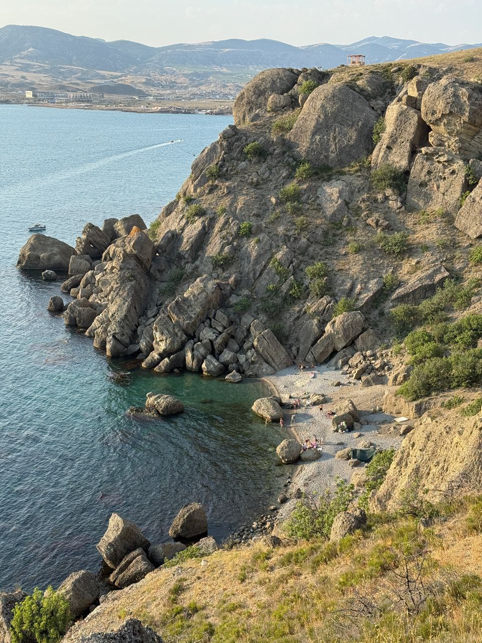 Гравийная бухта в Крыму (Судак)