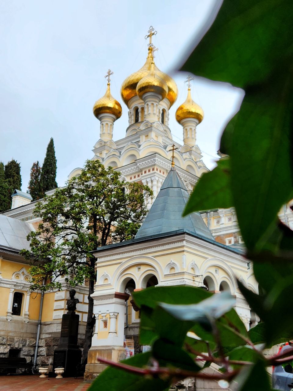 Собор Святого Александра Невского в Ялте