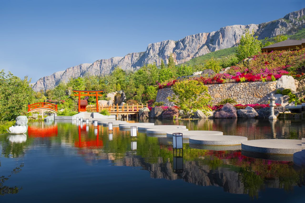 Японский сад "Шести чувств" на территории курорта Мрия