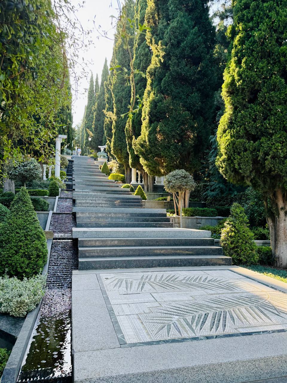 Лестница искусств в парке Айвазовское