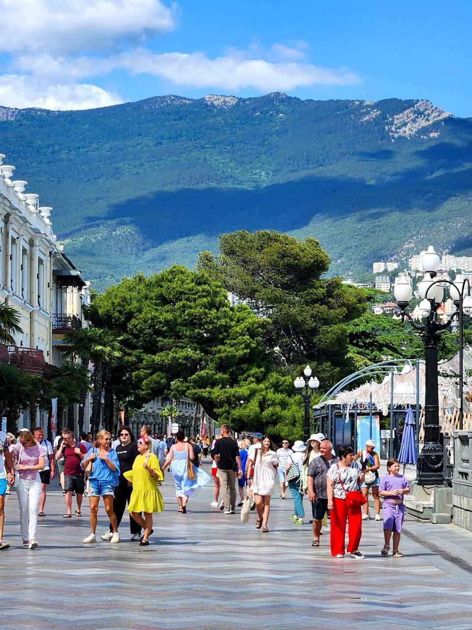 Набережная им. Ленина в Ялте