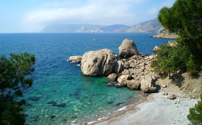 Балаклава — пляж Инжир