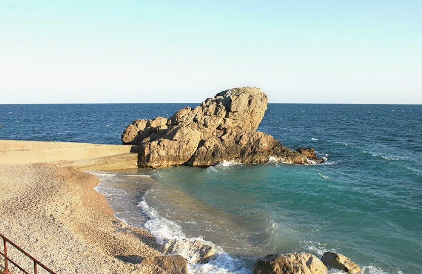 Пляж "Лягушка" в Алупке